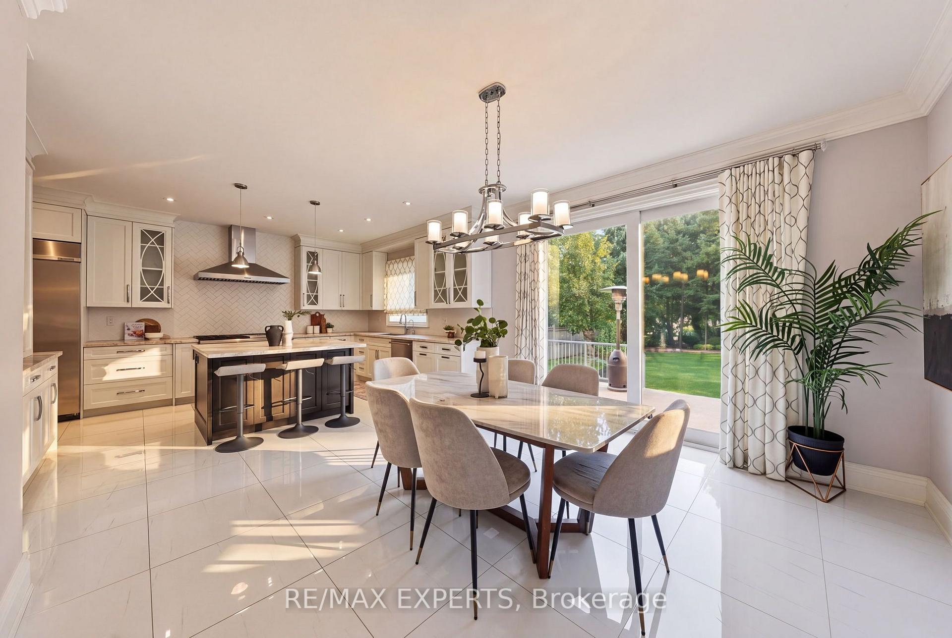 Photo 2 of 18 Gosling Road, Vaughan, Maple — HOMEH
