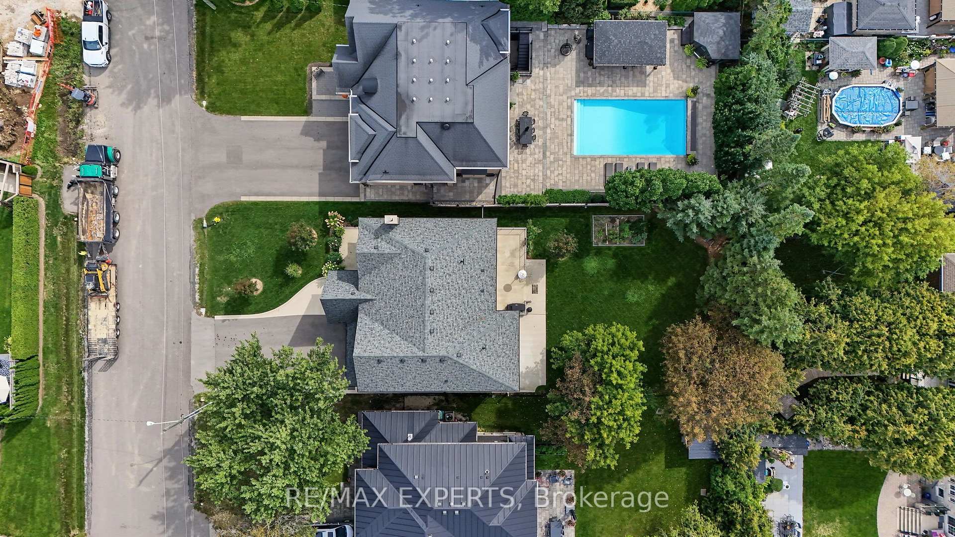 Photo 3 of 18 Gosling Road, Vaughan, Maple — HOMEH