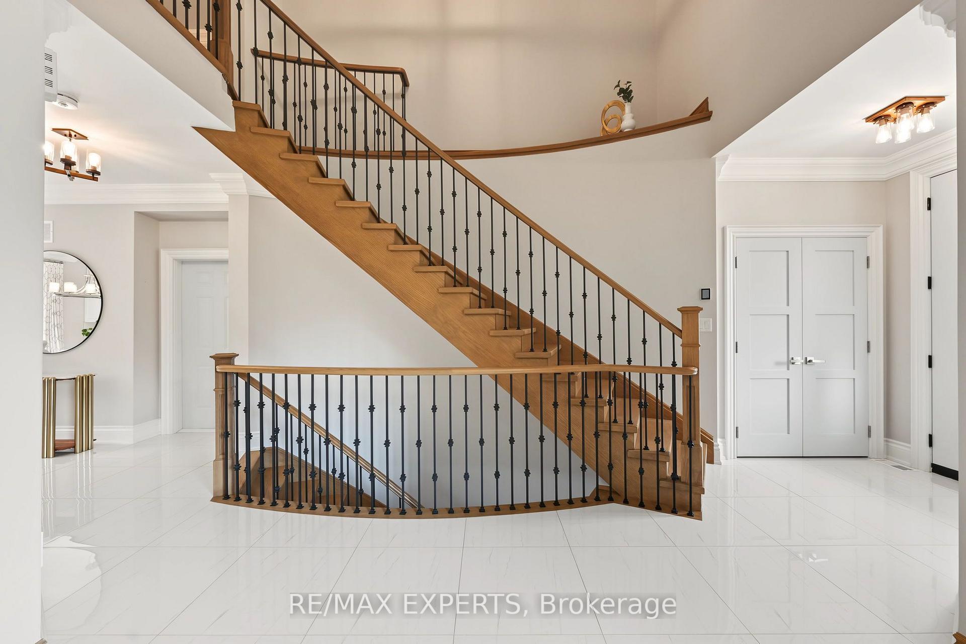 Photo 10 of 18 Gosling Road, Vaughan, Maple — HOMEH