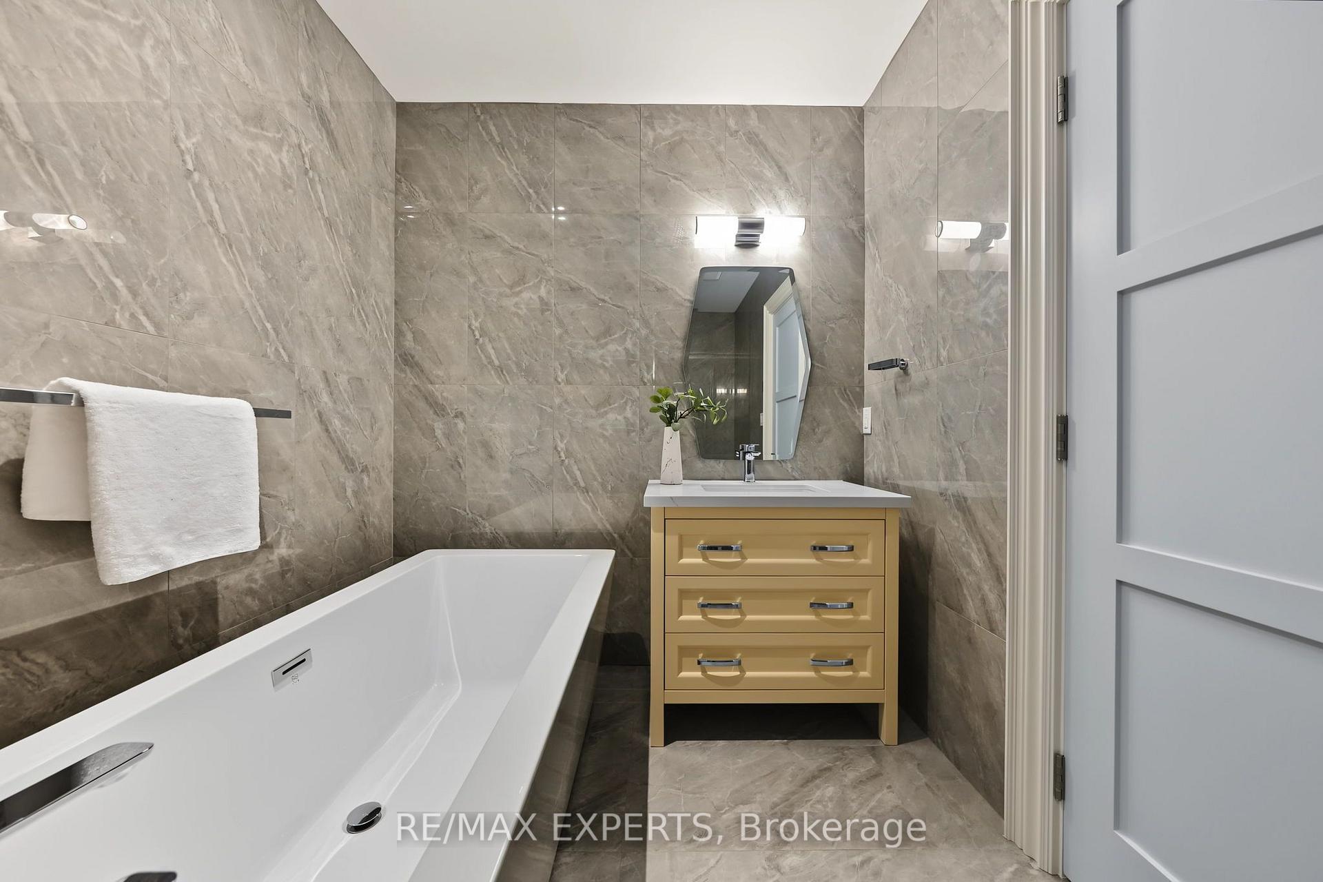 Photo 34 of 18 Gosling Road, Vaughan, Maple — HOMEH