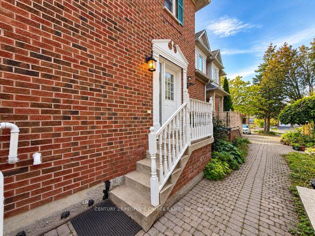 Photo 1 of 135 Ural Circle, Brampton, Sandringham-Wellington — HOMEH