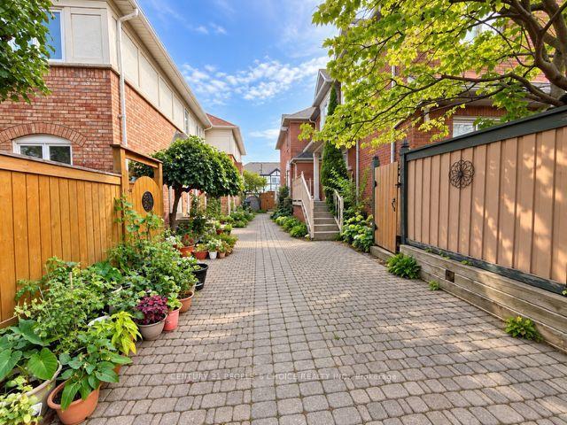Photo 3 of 135 Ural Circle, Brampton, Sandringham-Wellington — HOMEH