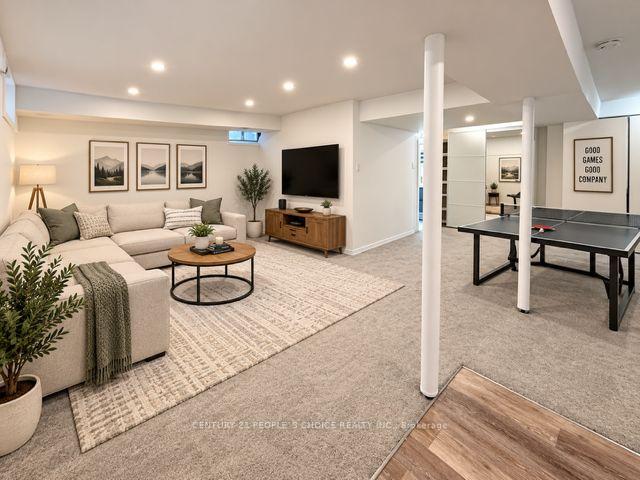 Photo 16 of 135 Ural Circle, Brampton, Sandringham-Wellington — HOMEH