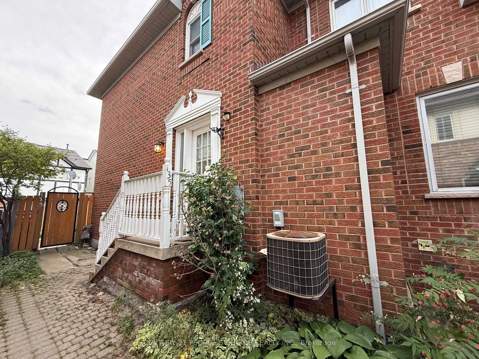 Photo 18 of 135 Ural Circle, Brampton, Sandringham-Wellington — HOMEH