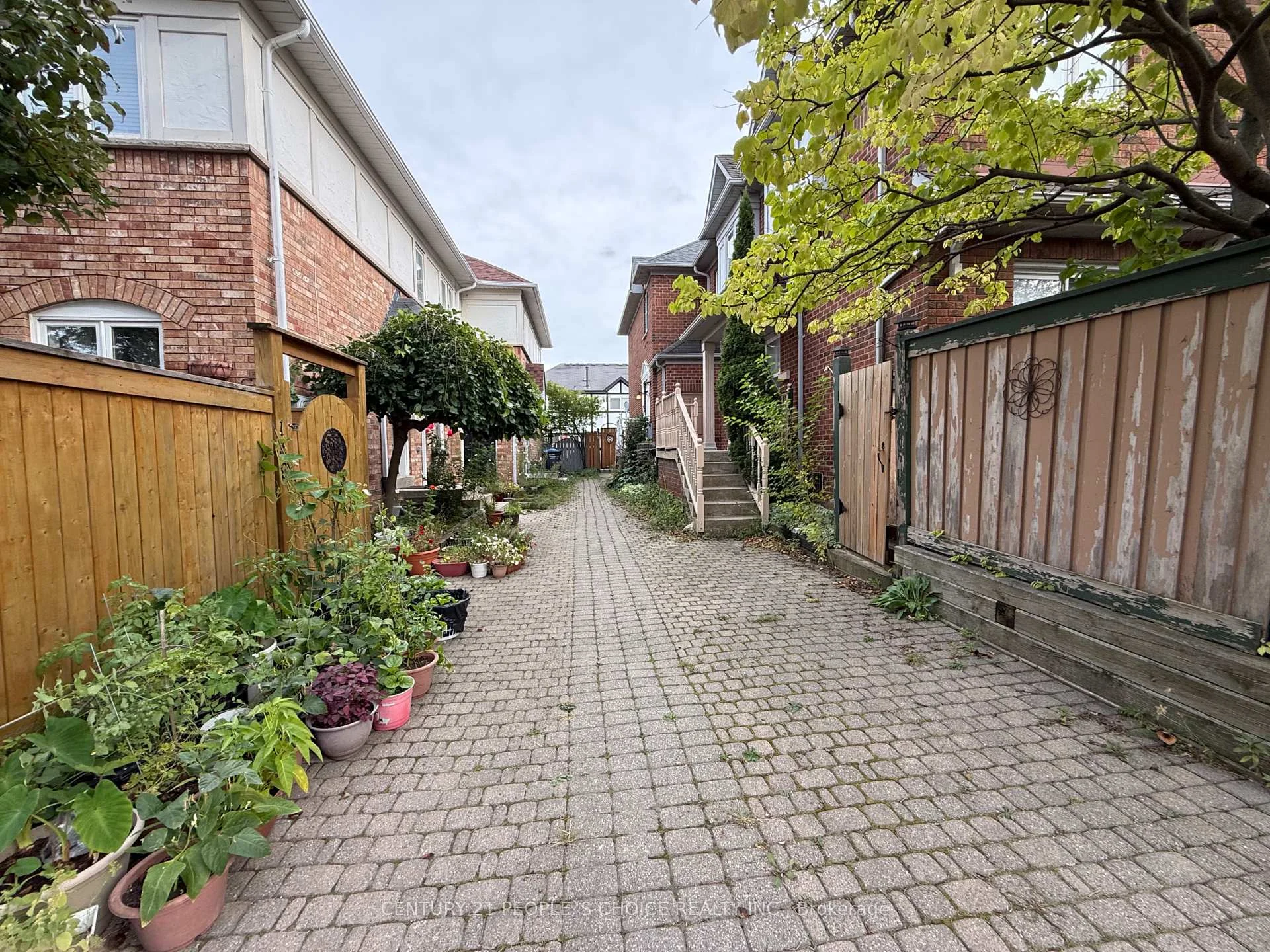 Photo 19 of 135 Ural Circle, Brampton, Sandringham-Wellington — HOMEH