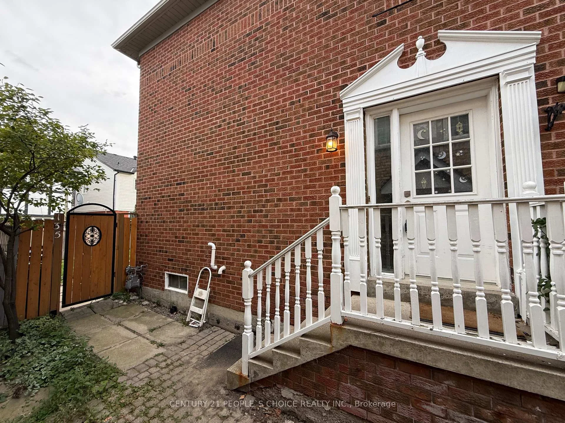 Photo 20 of 135 Ural Circle, Brampton, Sandringham-Wellington — HOMEH