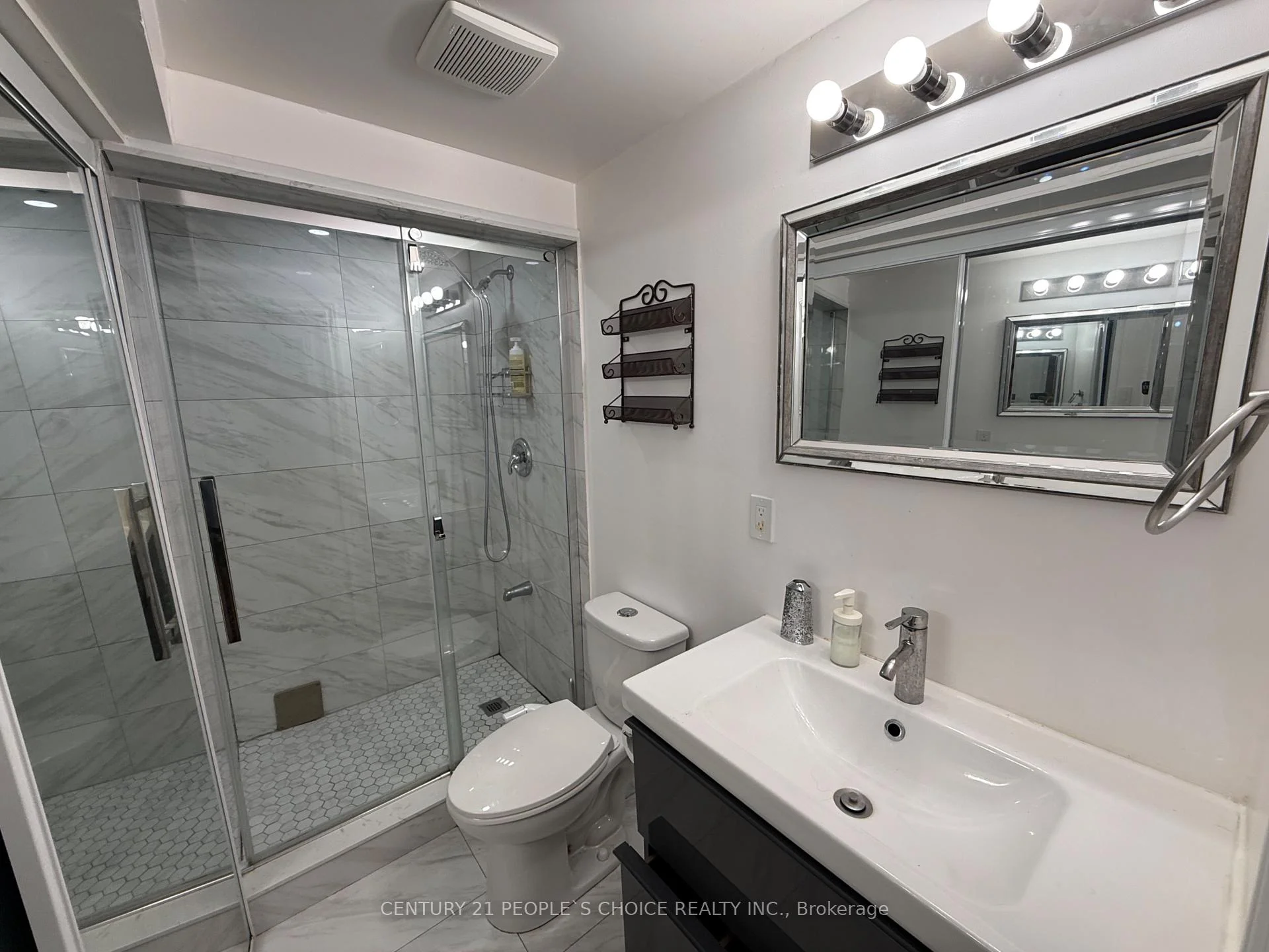 Photo 25 of 135 Ural Circle, Brampton, Sandringham-Wellington — HOMEH