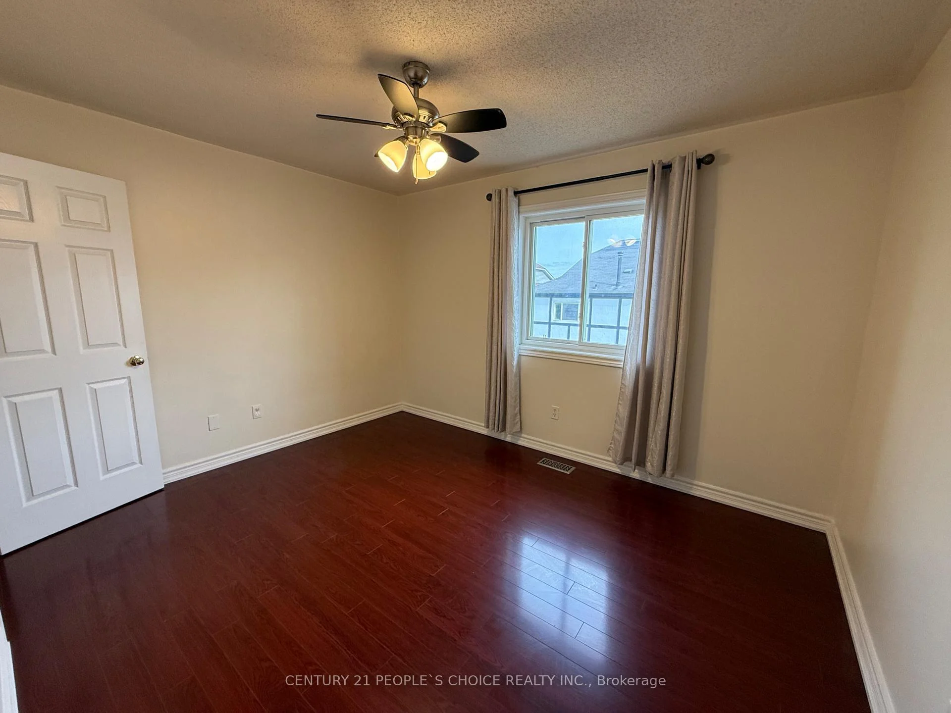 Photo 28 of 135 Ural Circle, Brampton, Sandringham-Wellington — HOMEH