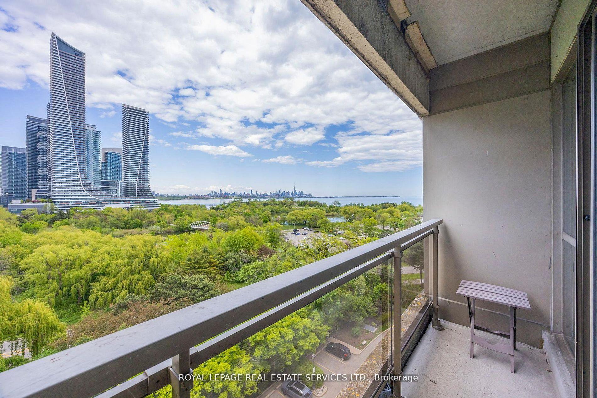 Photo of Unit 1010, 2261 Lake Shore Boulevard W