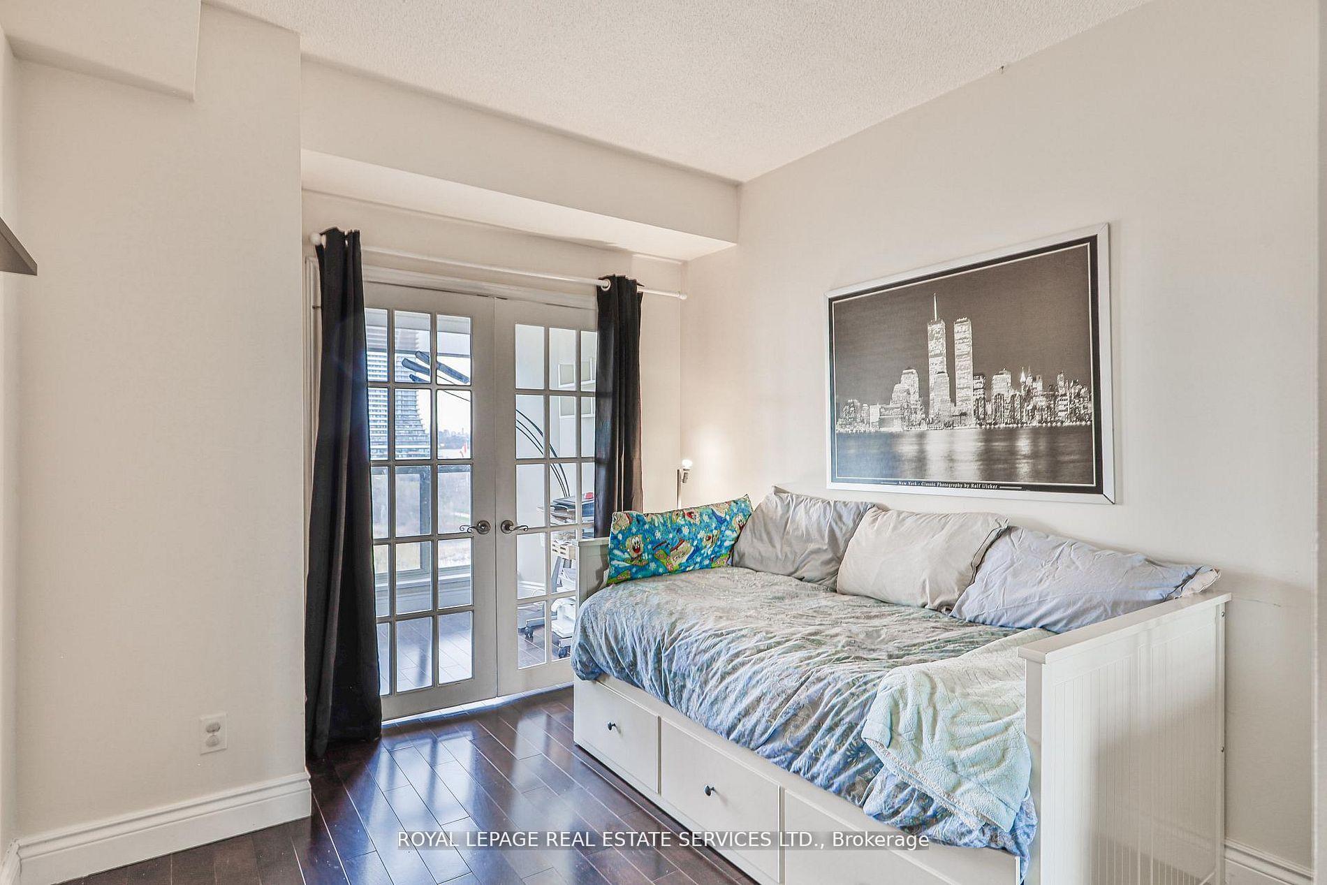 Photo 6 of Unit 1010, 2261 Lake Shore Boulevard W, Etobicoke, Mimico — HOMEH
