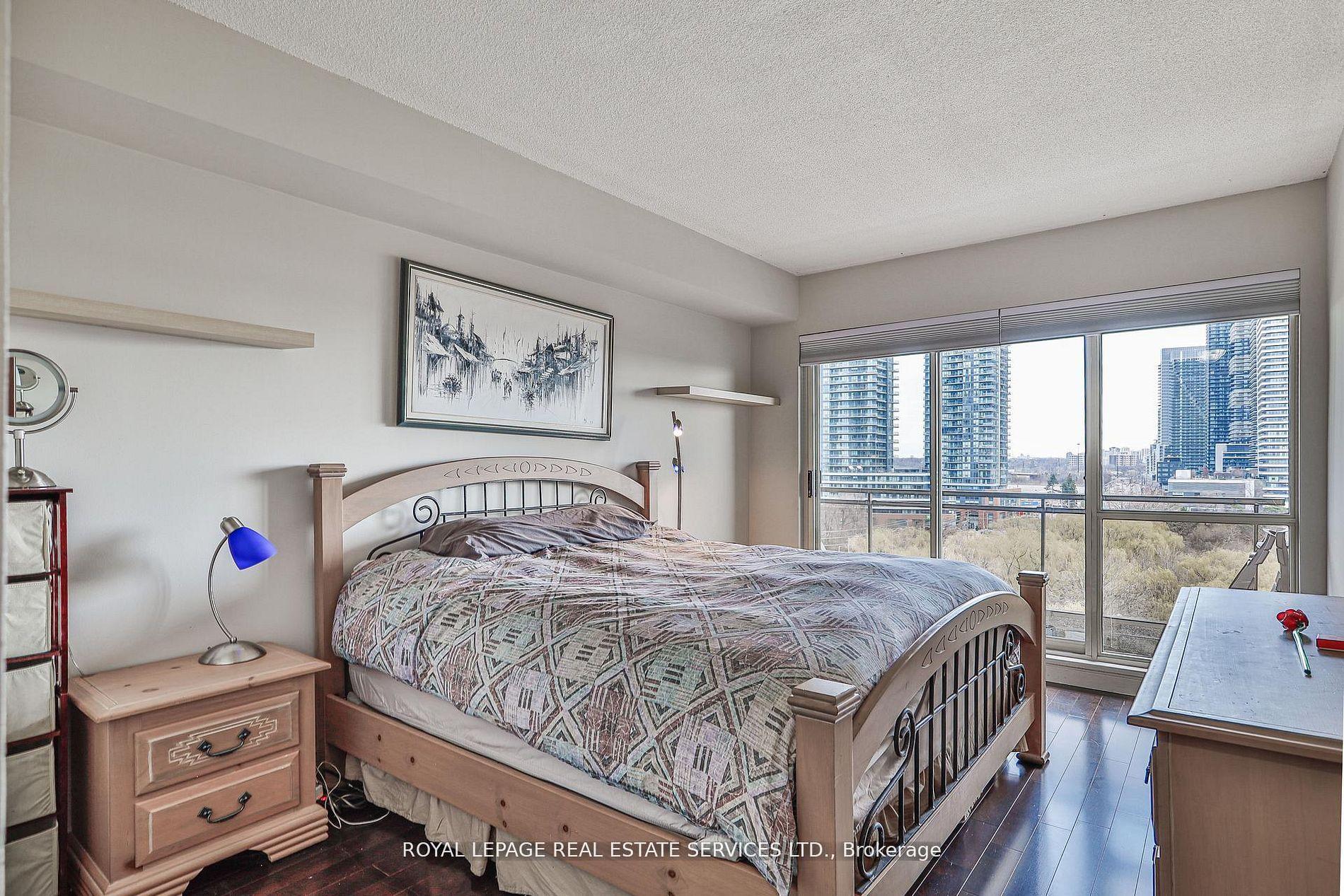 Photo 8 of Unit 1010, 2261 Lake Shore Boulevard W, Etobicoke, Mimico — HOMEH