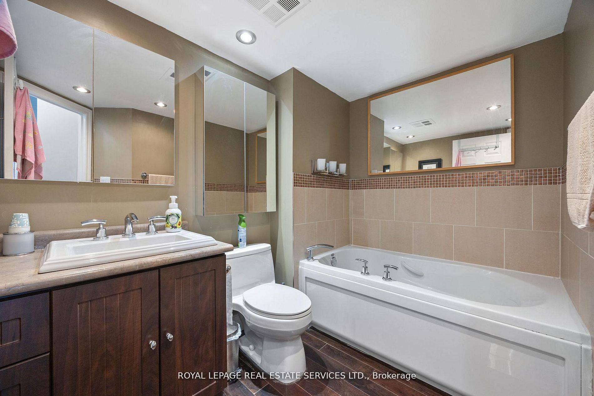 Photo 9 of Unit 1010, 2261 Lake Shore Boulevard W, Etobicoke, Mimico — HOMEH