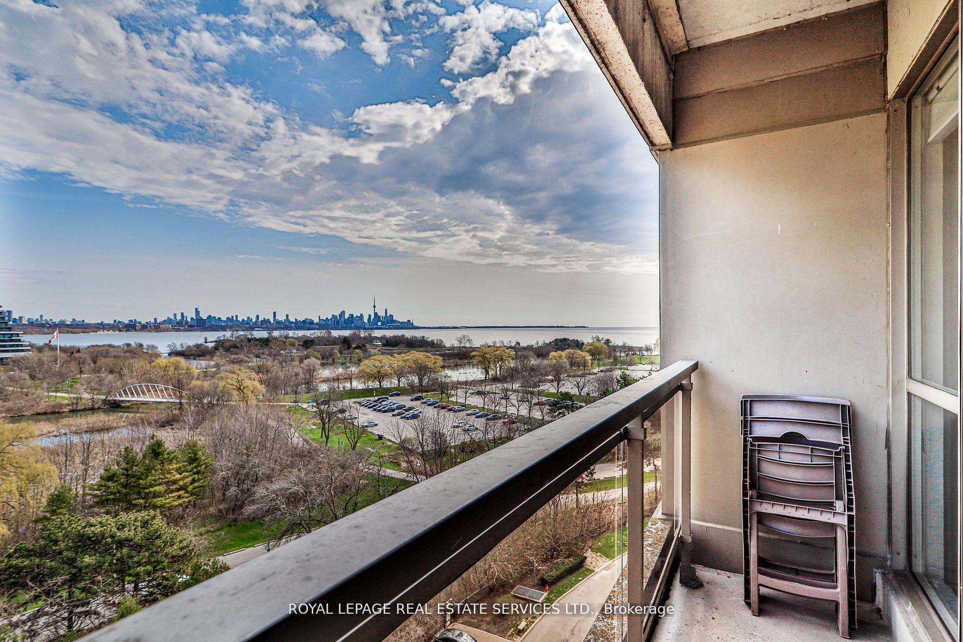 Photo 10 of Unit 1010, 2261 Lake Shore Boulevard W, Etobicoke, Mimico — HOMEH