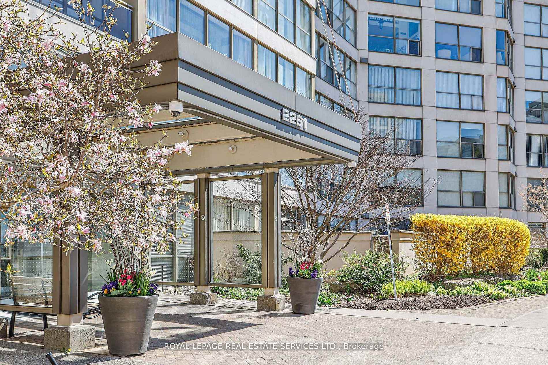 Photo 12 of Unit 1010, 2261 Lake Shore Boulevard W, Etobicoke, Mimico — HOMEH