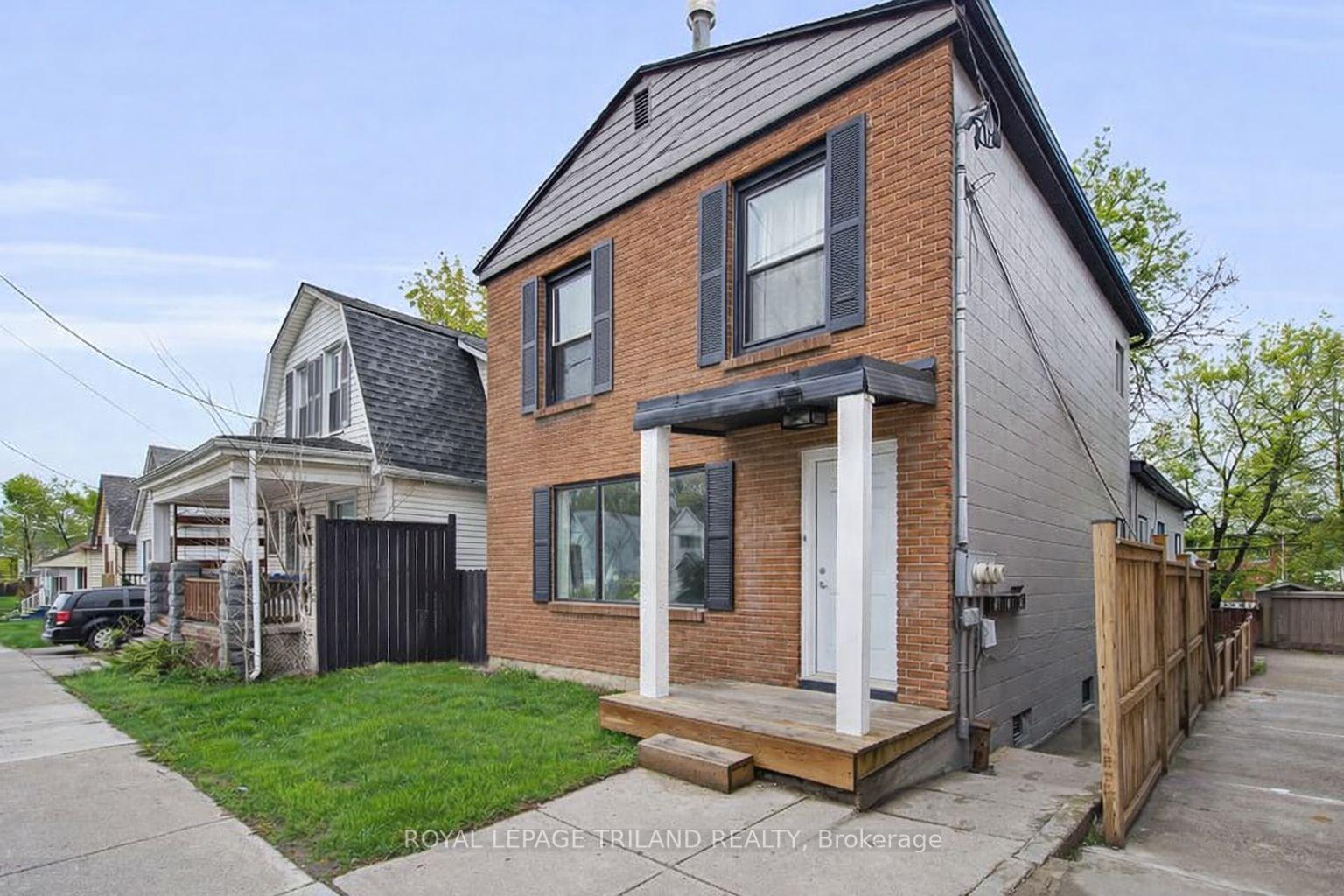 Photo of 18.5 Adelaide Street S