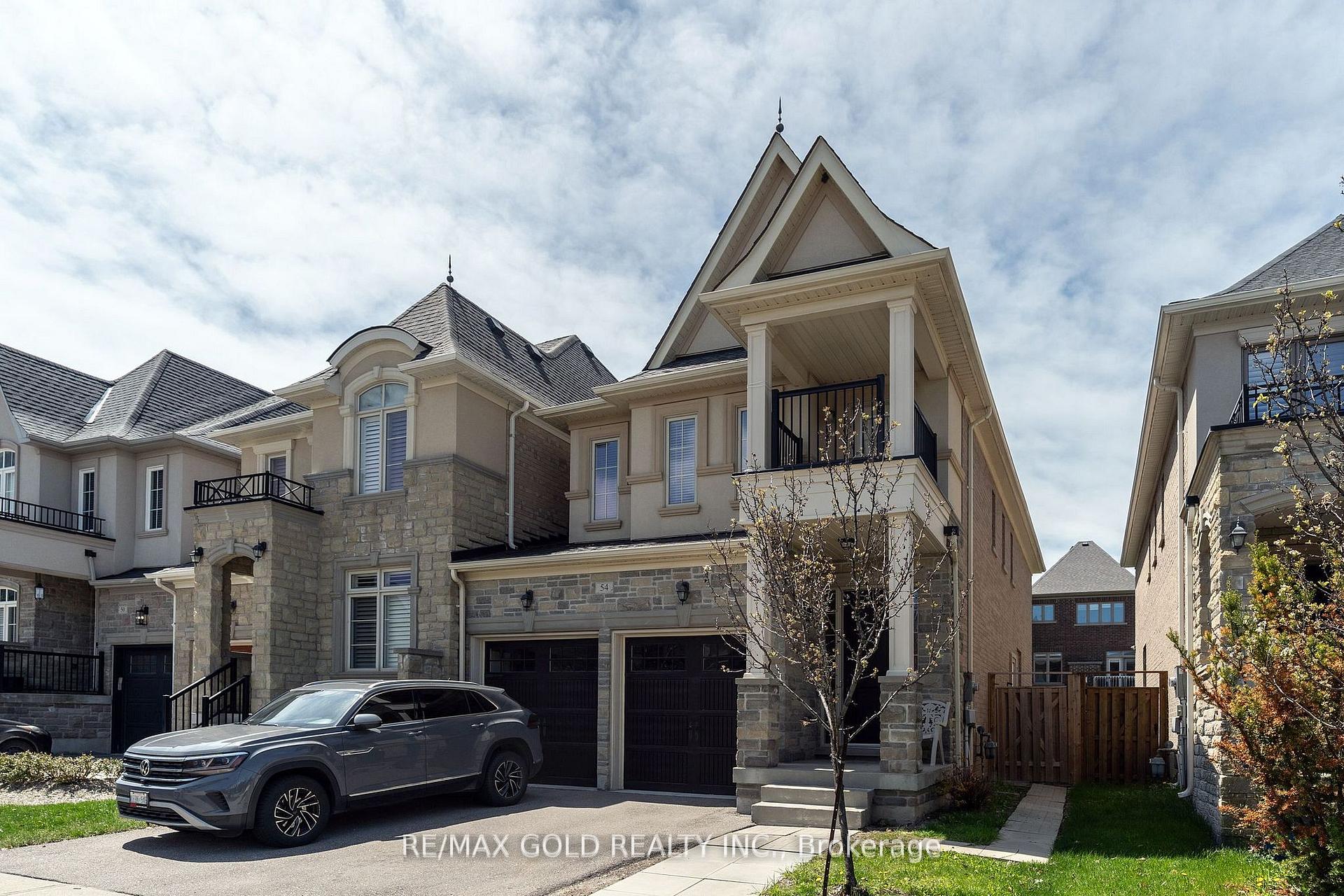 Photo 2 of 54 Robert Berry Crescent, King, King City — HOMEH