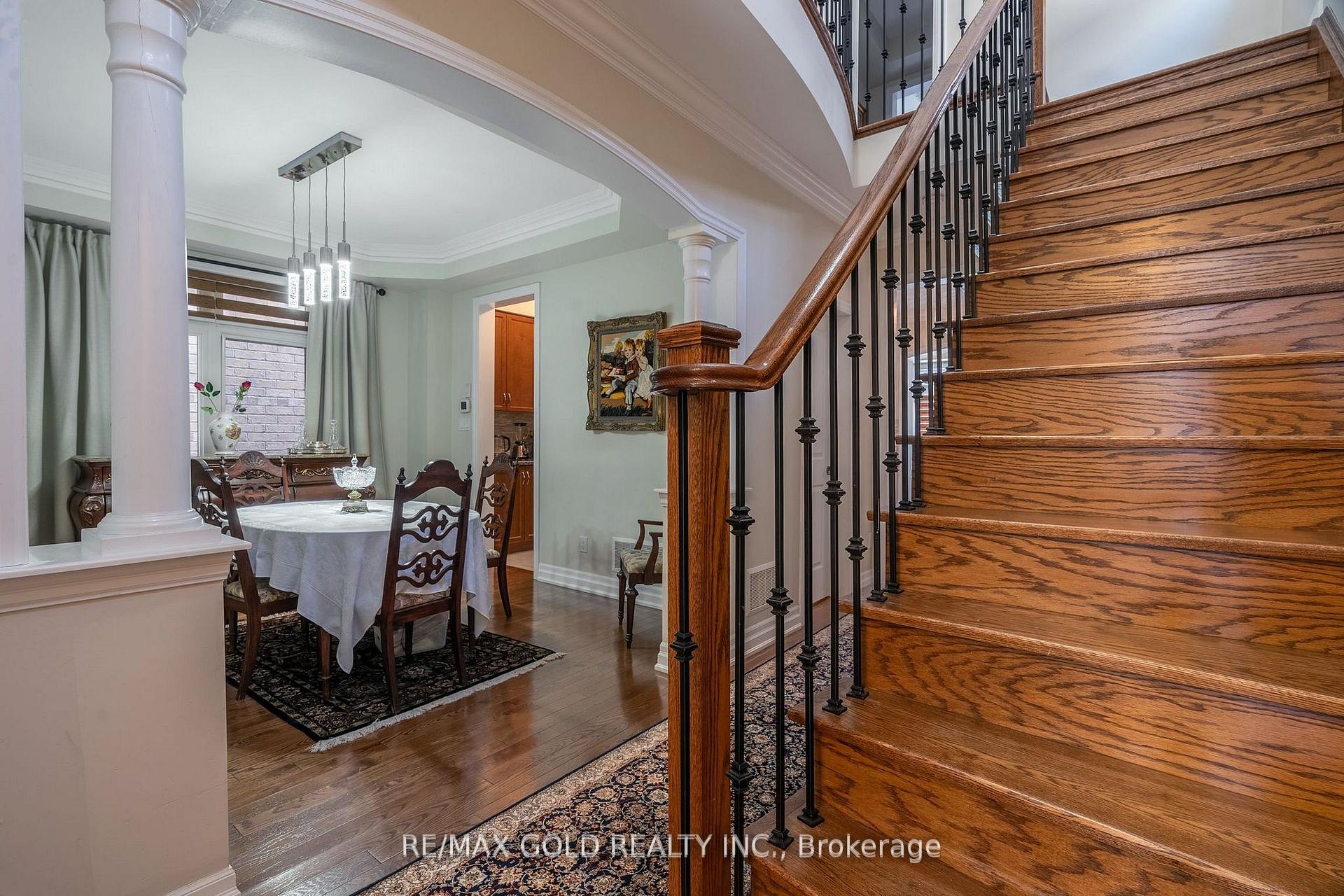 Photo 6 of 54 Robert Berry Crescent, King, King City — HOMEH