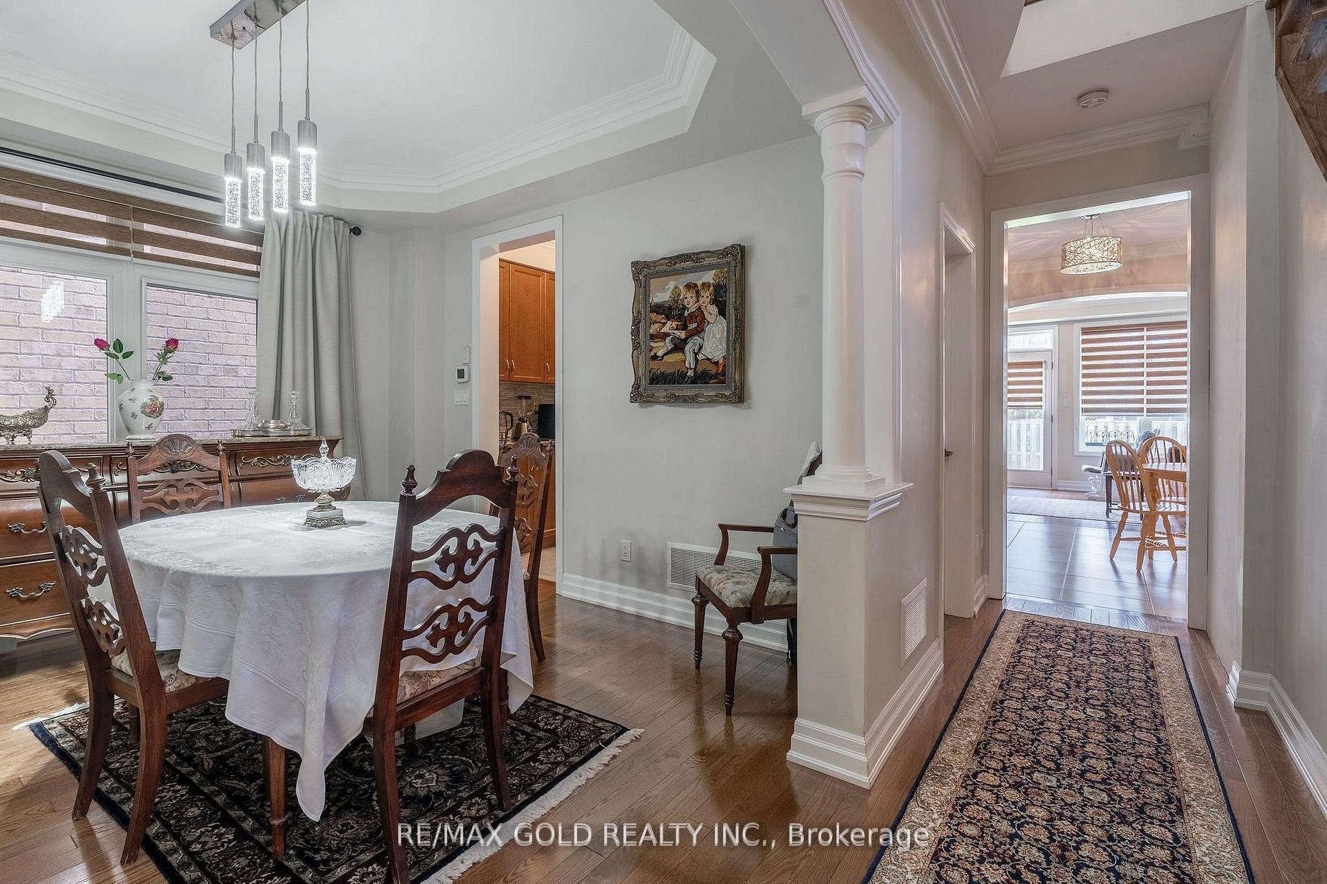 Photo 7 of 54 Robert Berry Crescent, King, King City — HOMEH