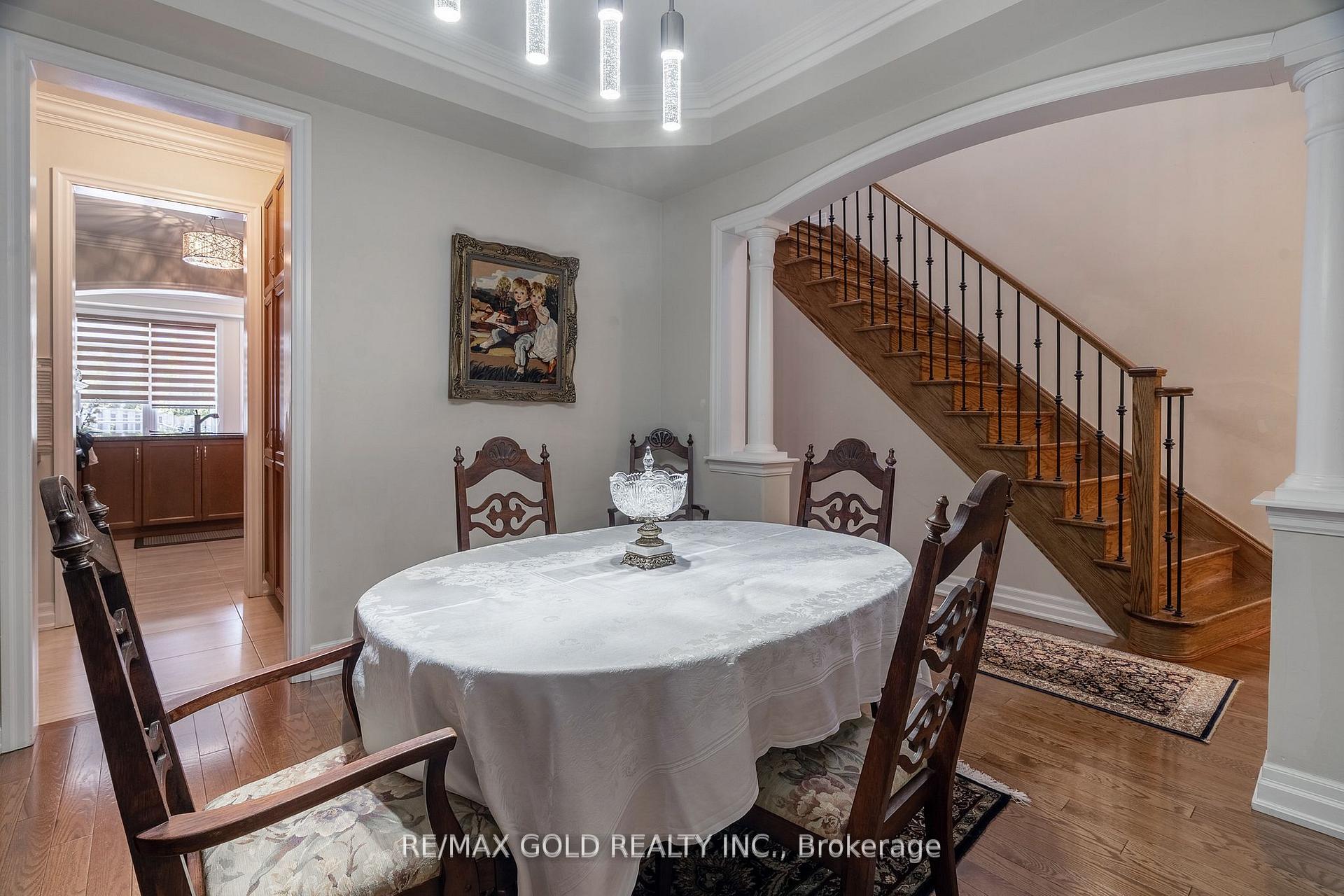 Photo 9 of 54 Robert Berry Crescent, King, King City — HOMEH