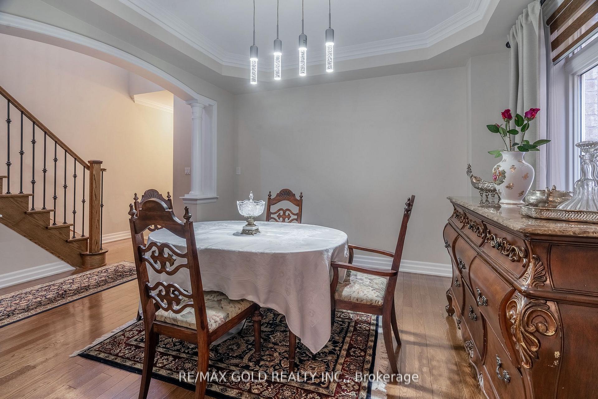 Photo 10 of 54 Robert Berry Crescent, King, King City — HOMEH