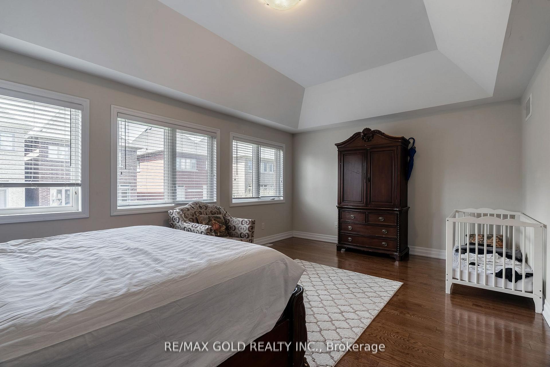 Photo 23 of 54 Robert Berry Crescent, King, King City — HOMEH