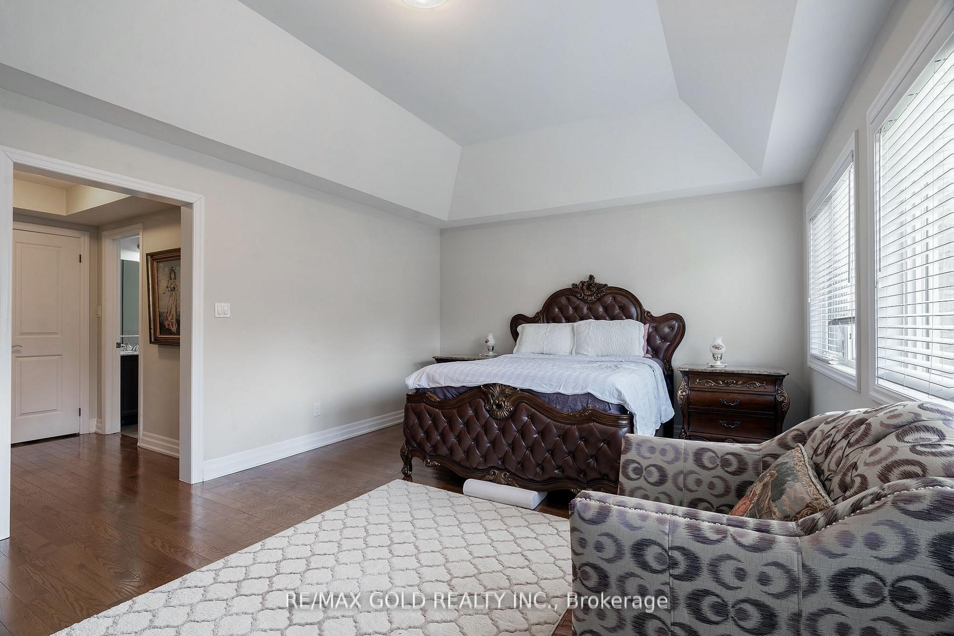 Photo 24 of 54 Robert Berry Crescent, King, King City — HOMEH