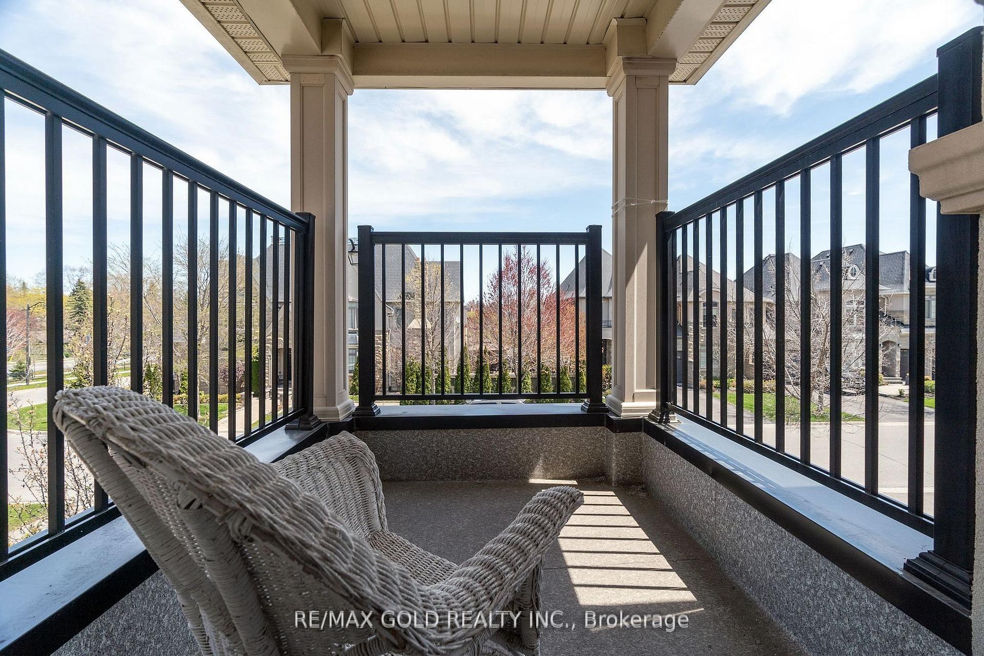 Photo 36 of 54 Robert Berry Crescent, King, King City — HOMEH