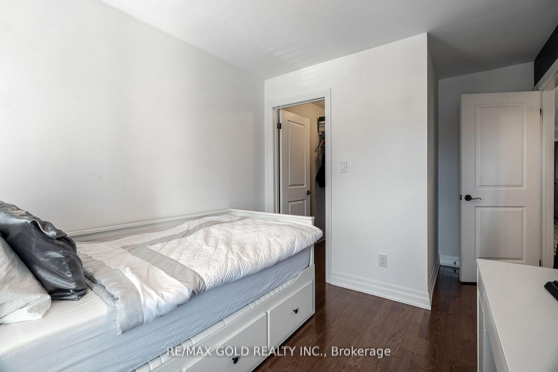 Photo 38 of 54 Robert Berry Crescent, King, King City — HOMEH