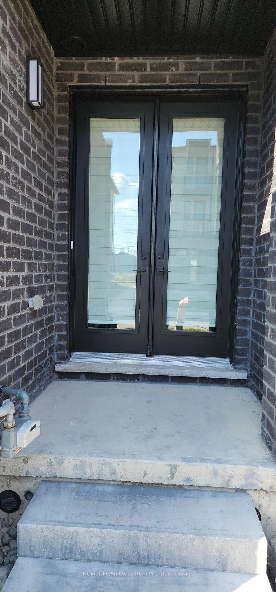 Photo 3 of 38 Keystone Trail, Welland, Lincoln/Crowland — HOMEH