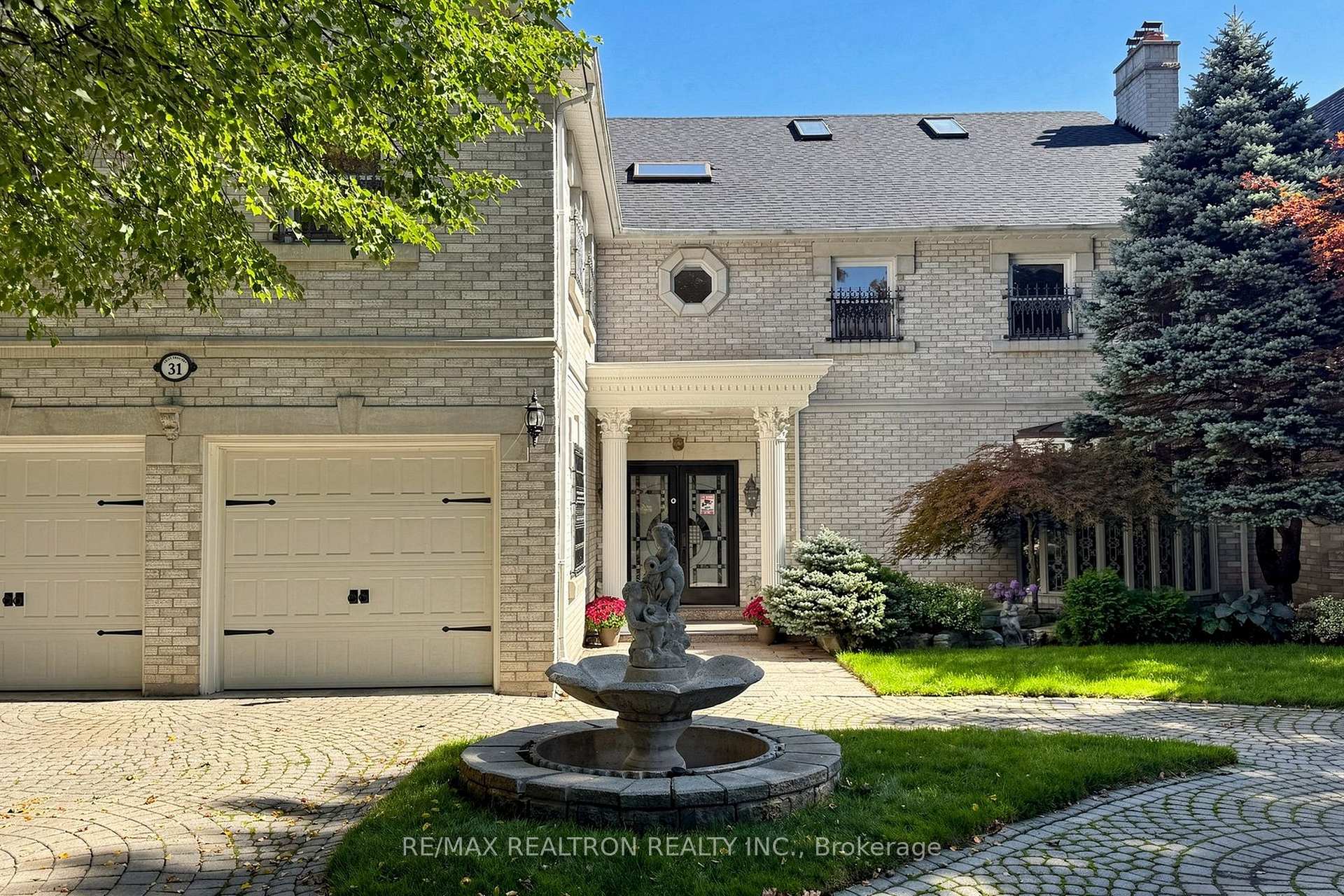 Photo 7 of 31 Arjay Crescent, North York, Bridle Path-Sunnybrook-York Mills — HOMEH