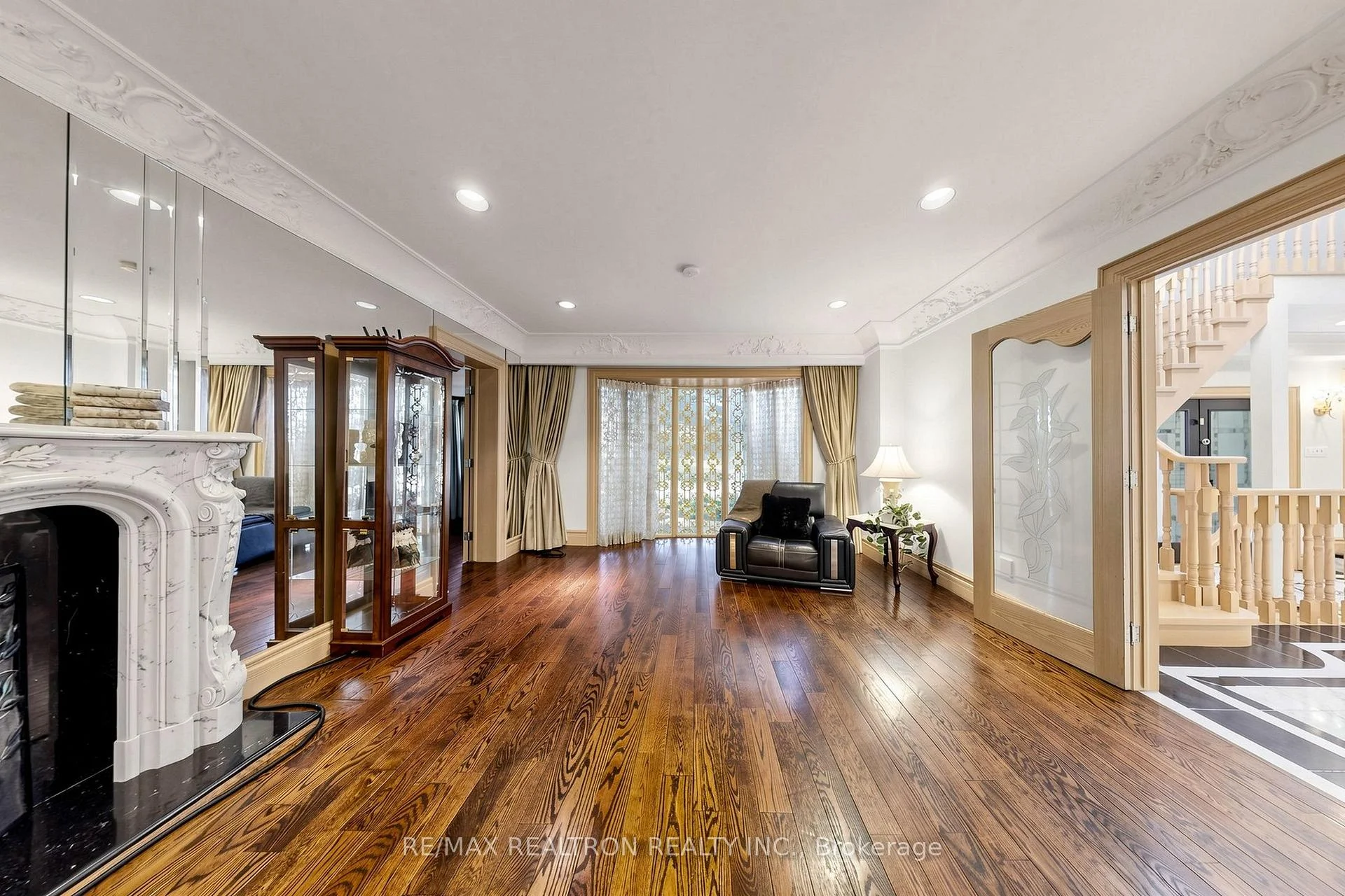Photo 24 of 31 Arjay Crescent, North York, Bridle Path-Sunnybrook-York Mills — HOMEH
