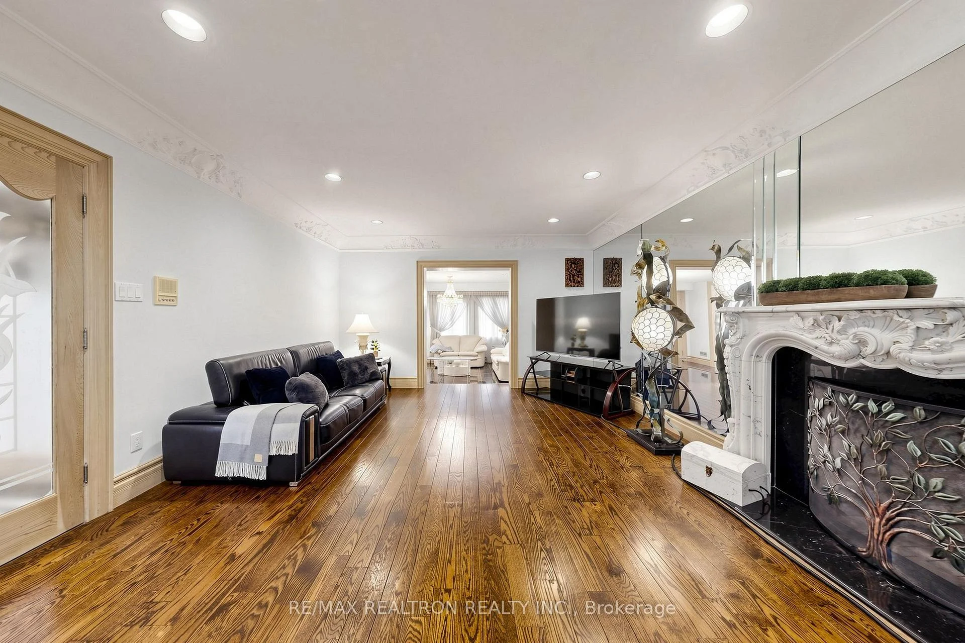 Photo 25 of 31 Arjay Crescent, North York, Bridle Path-Sunnybrook-York Mills — HOMEH