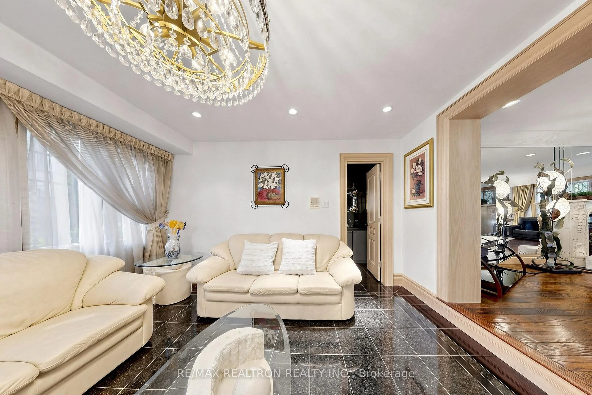 Photo 28 of 31 Arjay Crescent, North York, Bridle Path-Sunnybrook-York Mills — HOMEH