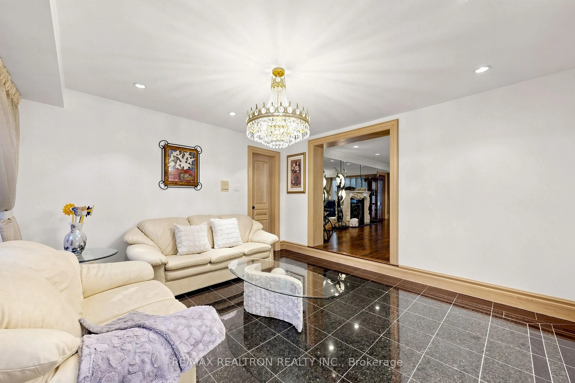 Photo 29 of 31 Arjay Crescent, North York, Bridle Path-Sunnybrook-York Mills — HOMEH