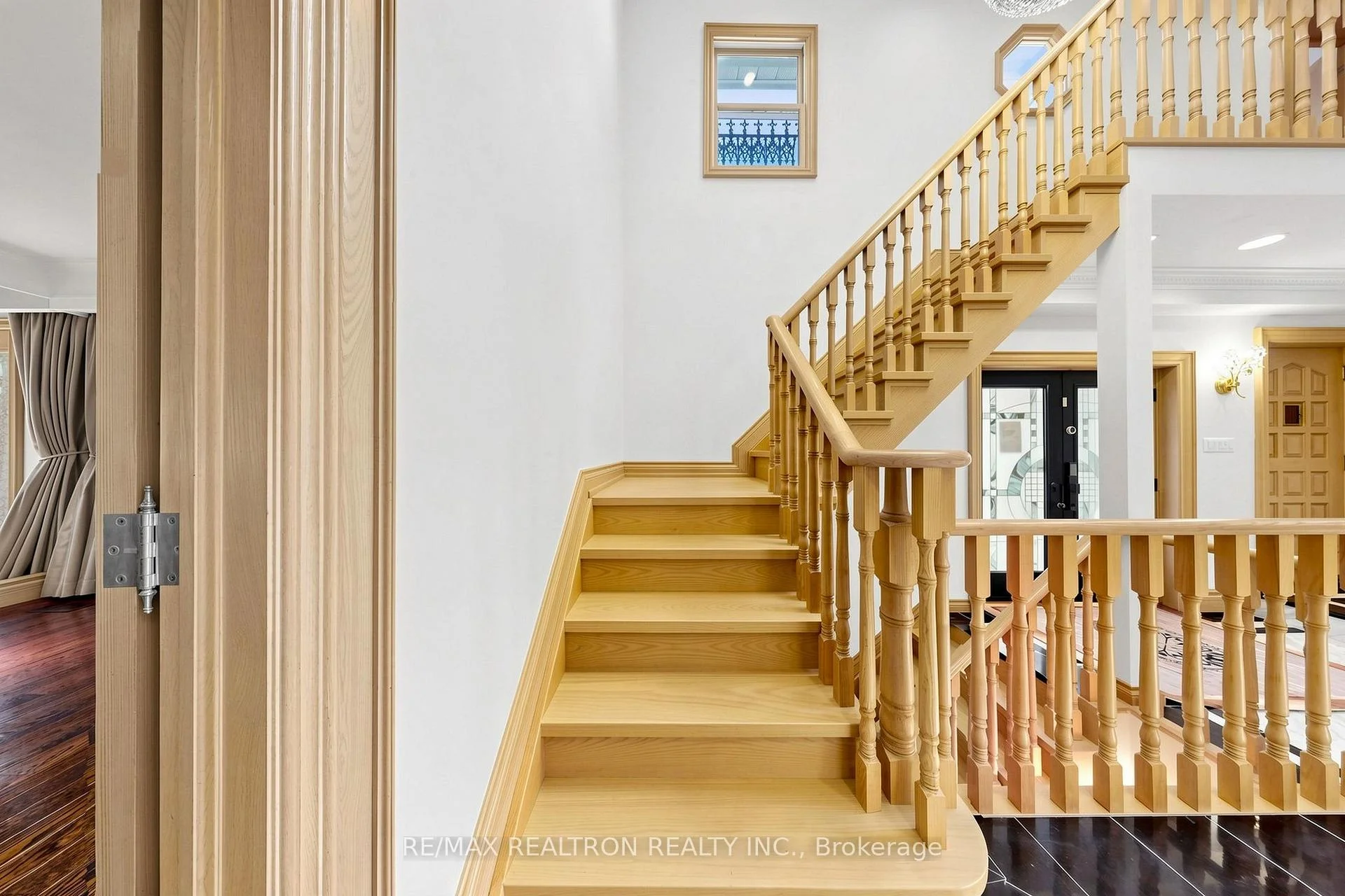 Photo 36 of 31 Arjay Crescent, North York, Bridle Path-Sunnybrook-York Mills — HOMEH