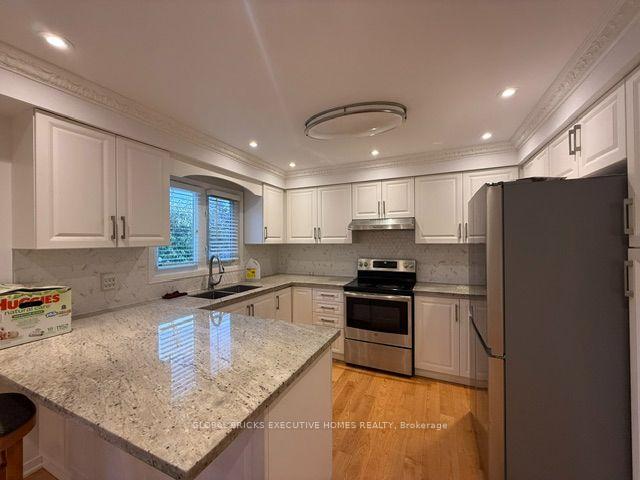 Photo 5 of Unit Upper, 66 Foundry Crescent, Markham, Raymerville — HOMEH