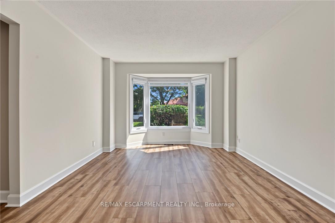 Photo 8 of 141 Race Street, Brant, Paris — HOMEH