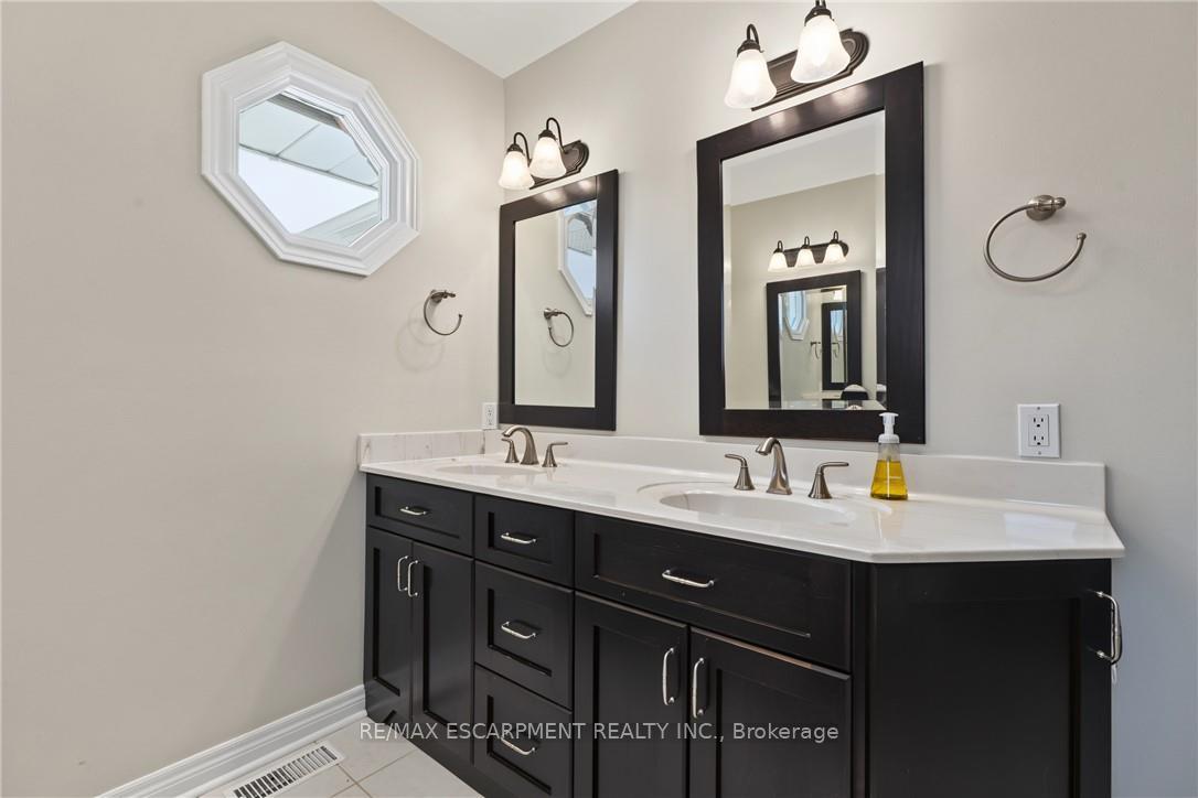 Photo 15 of 141 Race Street, Brant, Paris — HOMEH