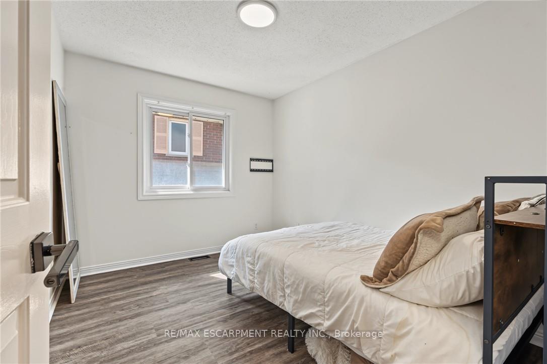 Photo 18 of 141 Race Street, Brant, Paris — HOMEH