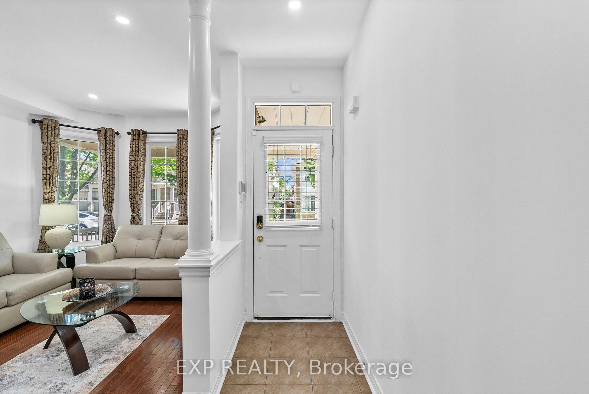 Photo 2 of 71 Pillar Rock Crescent, Markham, Victoria Manor-Jennings Gate — HOMEH
