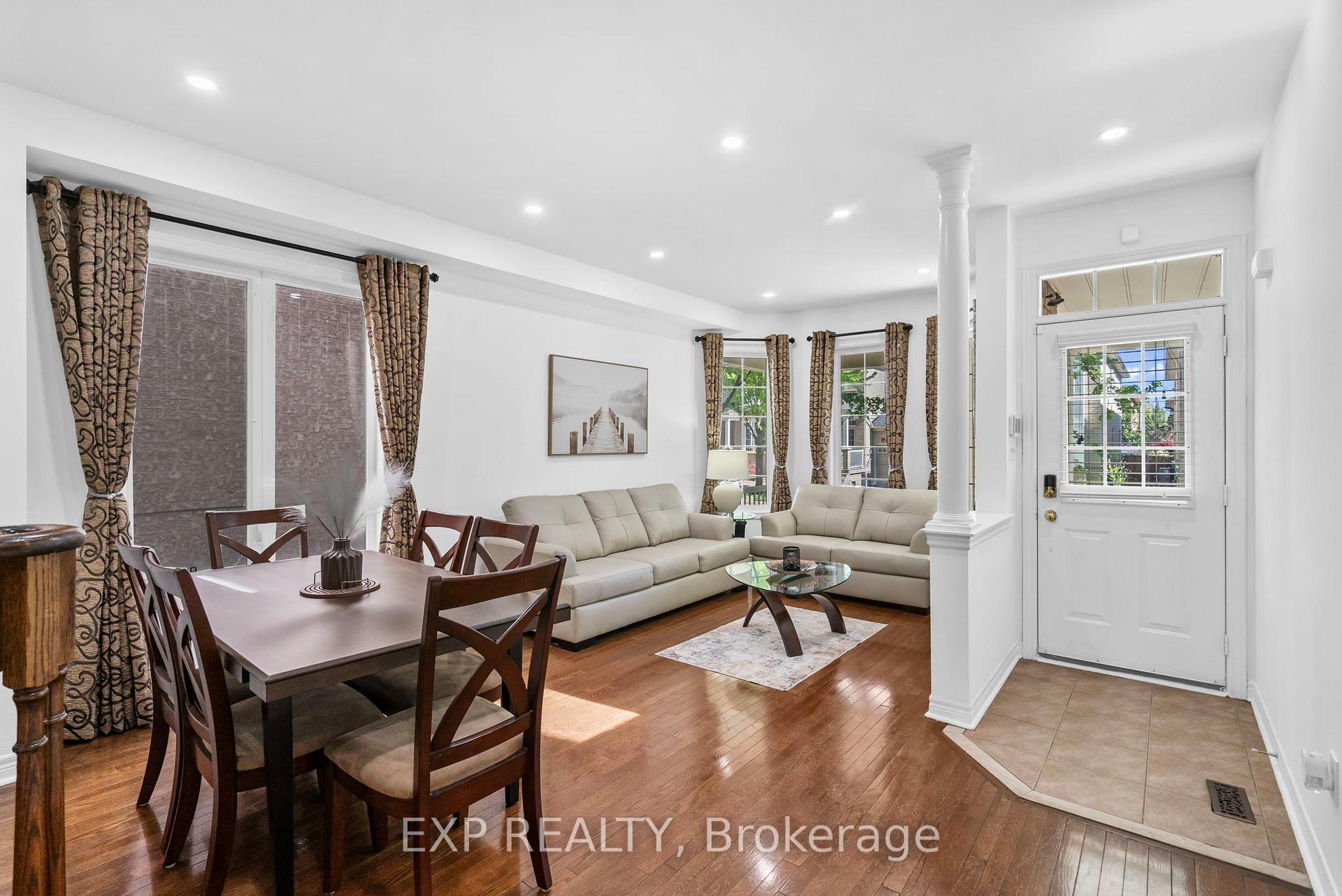 Photo 5 of 71 Pillar Rock Crescent, Markham, Victoria Manor-Jennings Gate — HOMEH