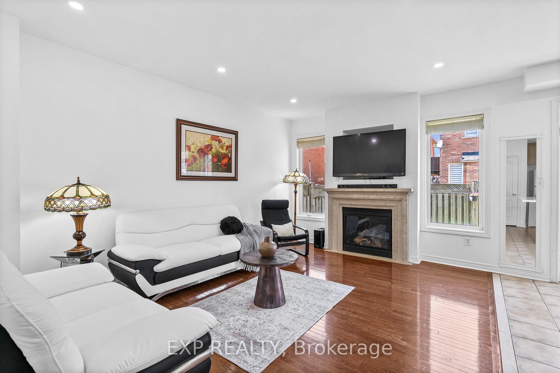 Photo 9 of 71 Pillar Rock Crescent, Markham, Victoria Manor-Jennings Gate — HOMEH