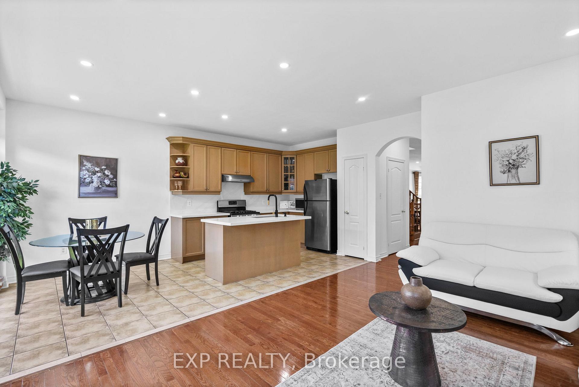 Photo 12 of 71 Pillar Rock Crescent, Markham, Victoria Manor-Jennings Gate — HOMEH