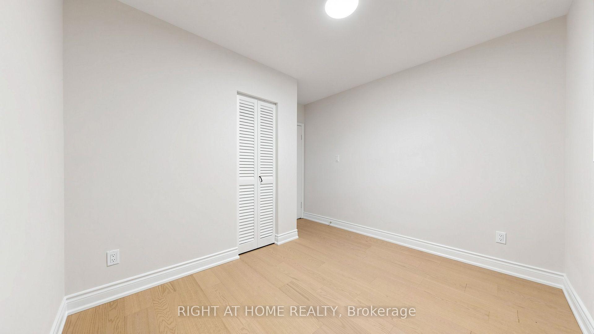 Photo 18 of 76 Fenside Drive, North York, Parkwoods-Donalda — HOMEH