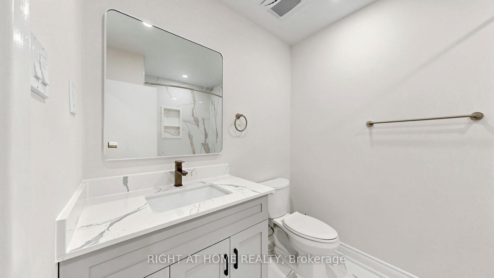Photo 23 of 76 Fenside Drive, North York, Parkwoods-Donalda — HOMEH
