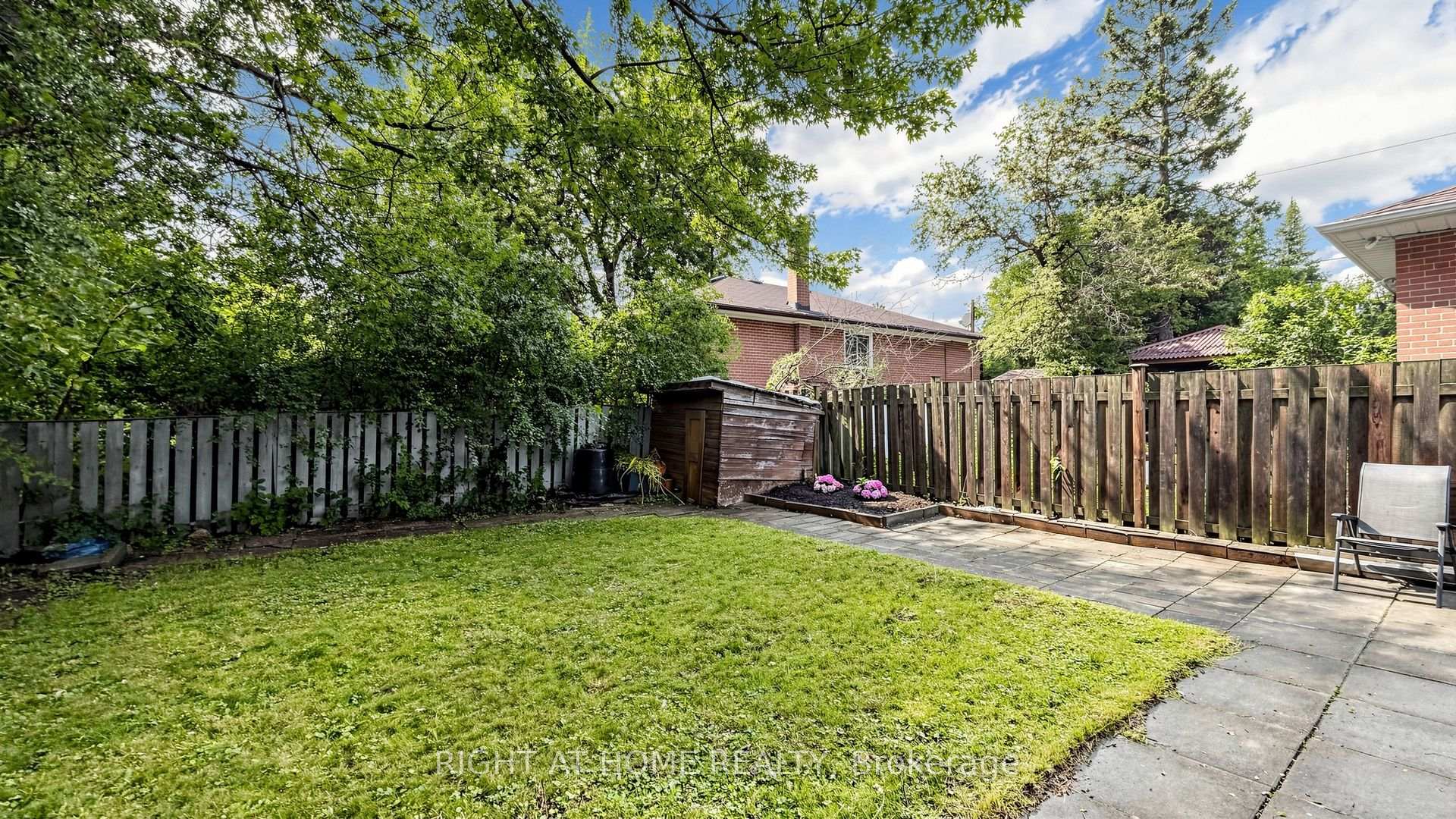 Photo 34 of 76 Fenside Drive, North York, Parkwoods-Donalda — HOMEH