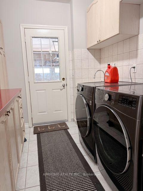 Photo 9 of 22 Matson Court, Aurora, Bayview Northeast — HOMEH