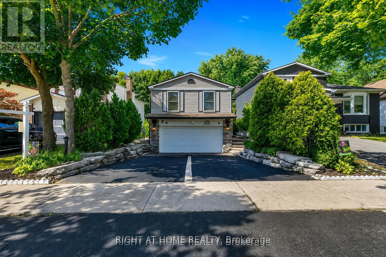 Photo 3 of 168 Springhead Gardens, Richmond Hill, North Richvale — HOMEH