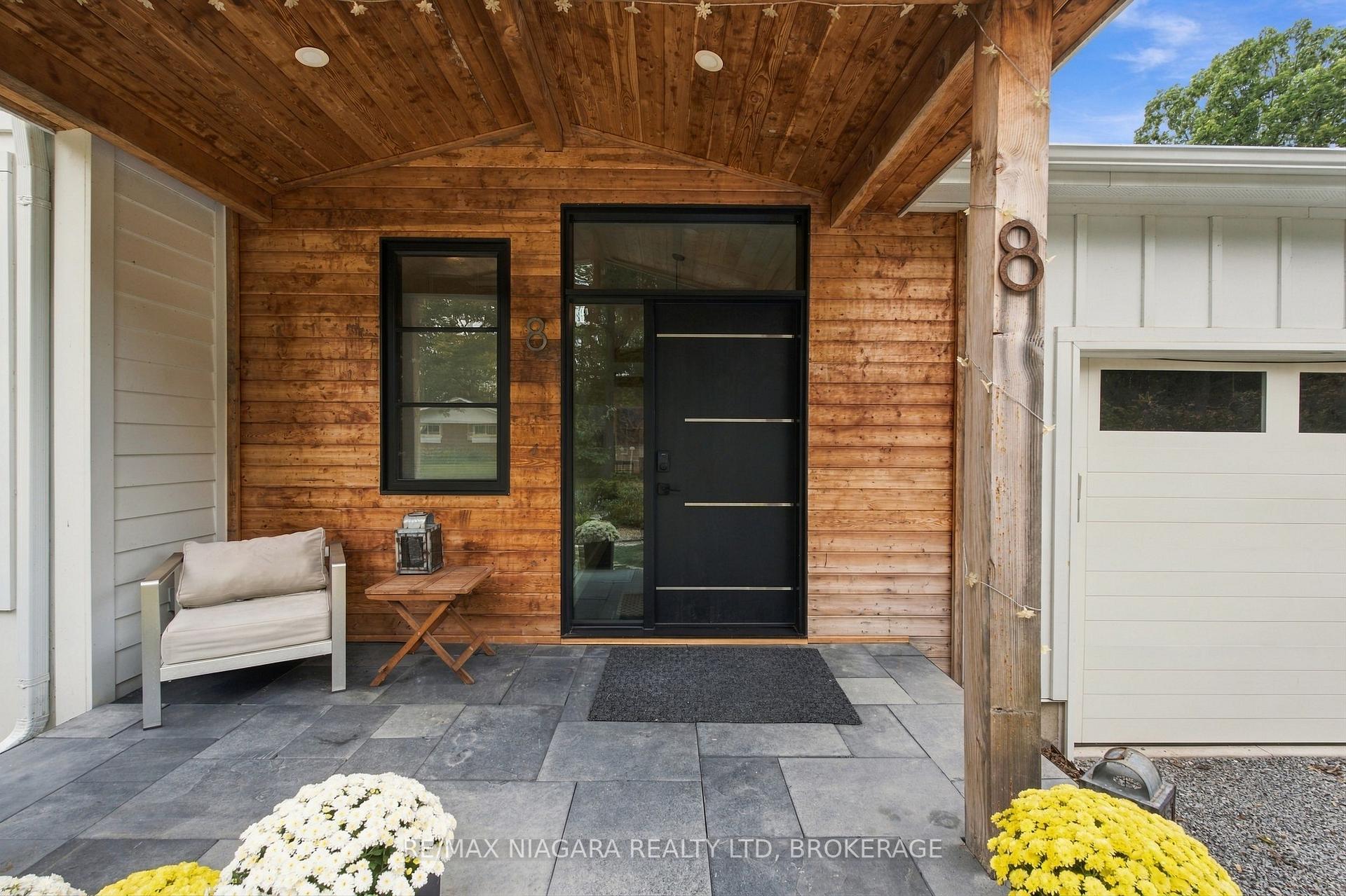 Photo 10 of 8 Dixie Avenue, Niagara-on-the-Lake, Town — HOMEH