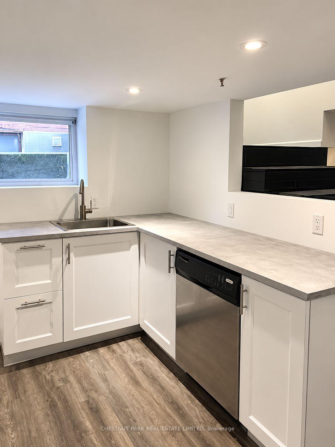 Photo 3 of 26 Strathgowan Avenue, Toronto, Lawrence Park South — HOMEH